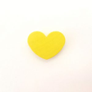 деревянное сердце 30*25*10 мм желтое